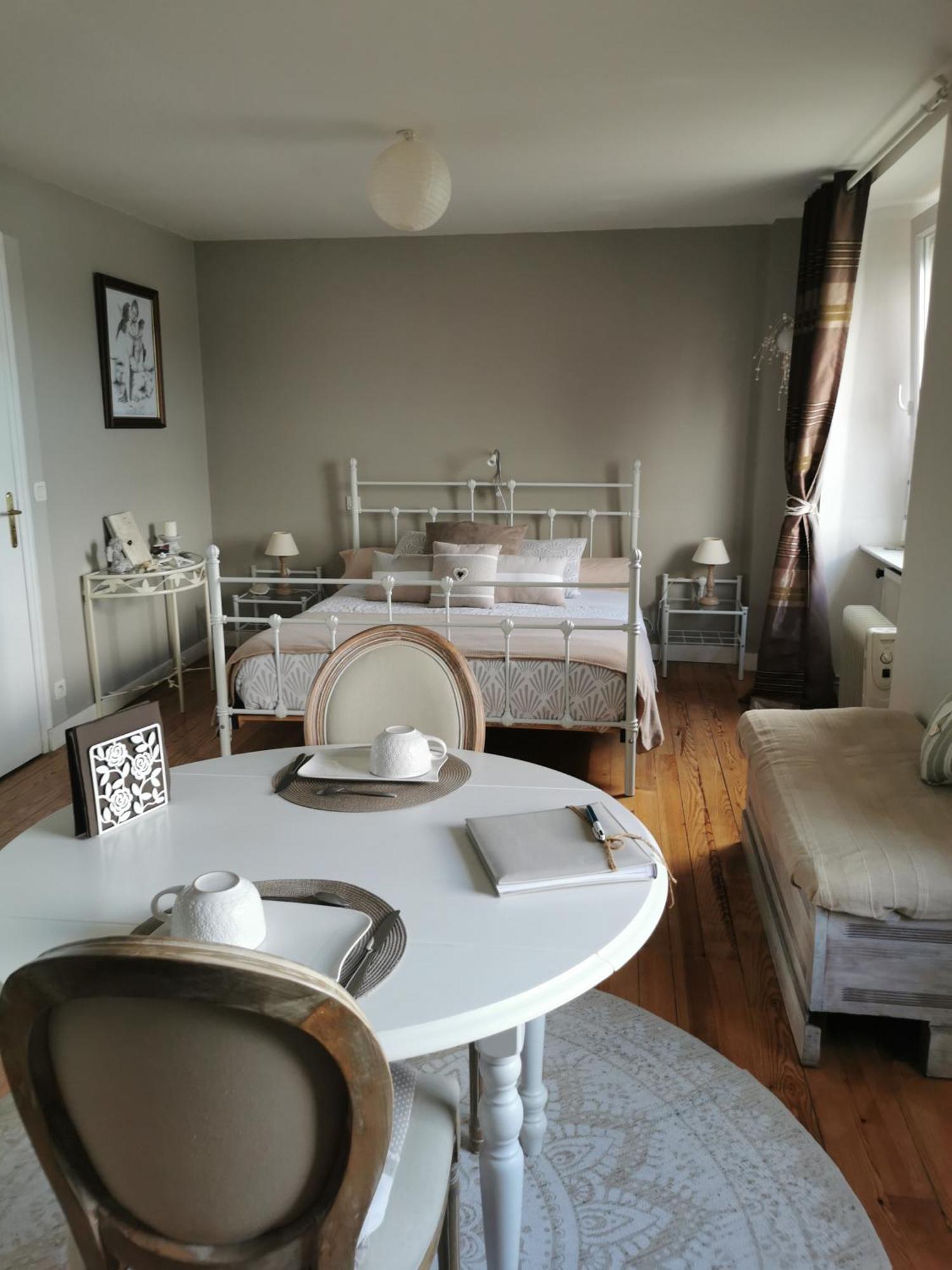 Chambres D'Hotes Vue Mer Entre Plestin Les Greves Et Locquirec Room photo